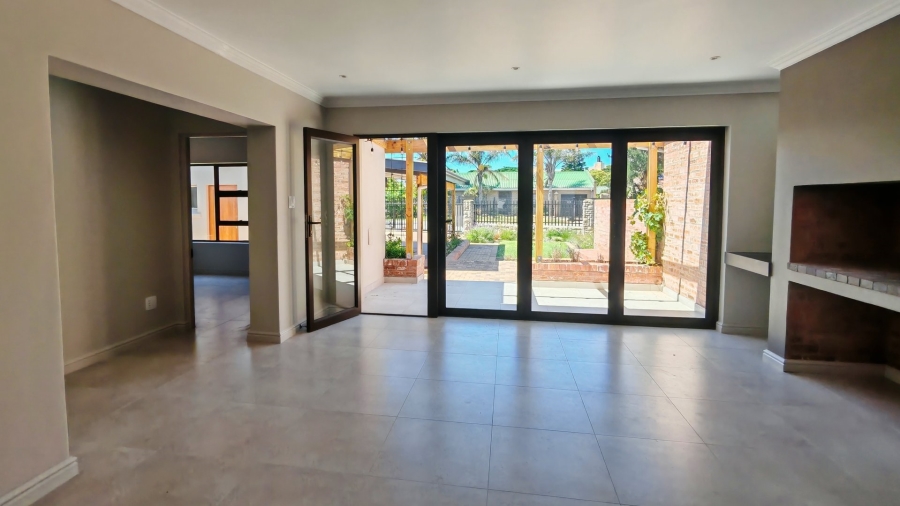 3 Bedroom Property for Sale in Hartenbos Central Western Cape